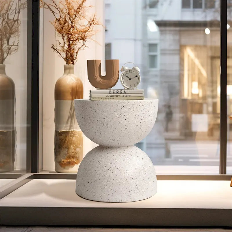 Table d'appoint en béton blanc aspect graphite, siège 1 personne, intérieur extérieur