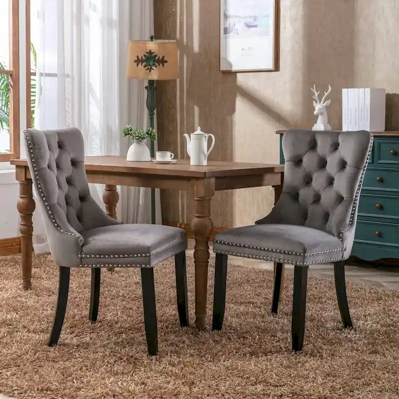 Chaise de salle à manger en velours capitonné avec garniture cloutée et pieds en bois – Chêne/Noir/Doré/Gris, Lot de 2